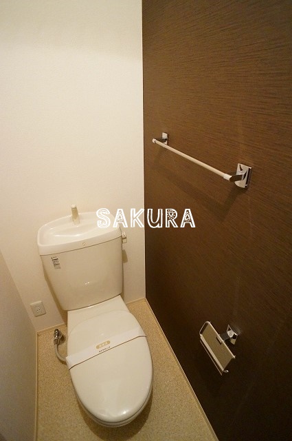 トイレ　落ち着いた色調のトイレです♪