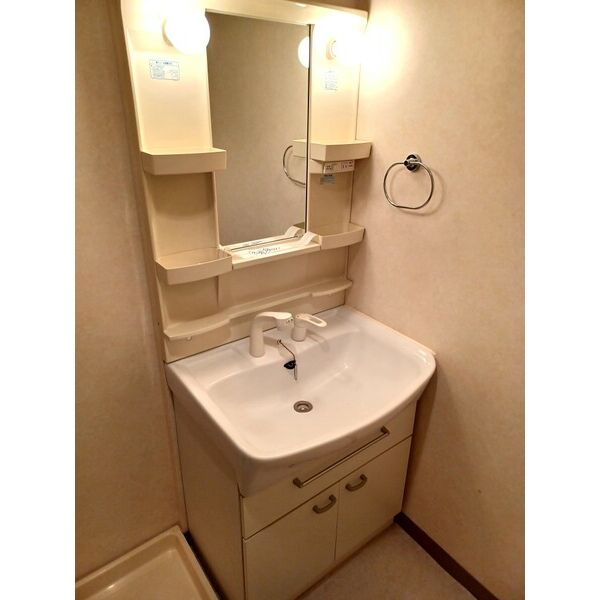 洗面設備　脱衣スペースもあります