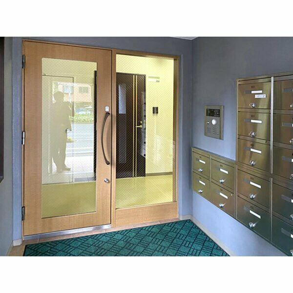 エントランス　建物の内部です