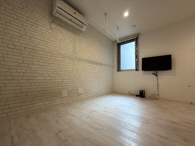 居室・リビング　※清掃前の状態です