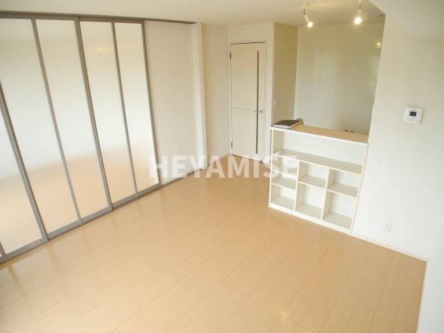 居室・リビング　※室内画像は別号室のもの