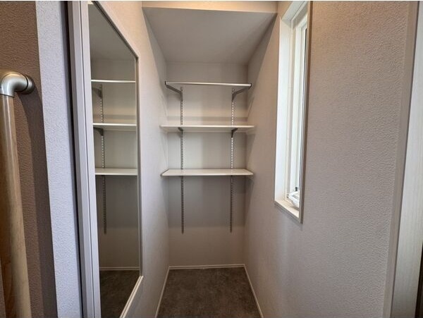 玄関　現況優先。反転タイプ。