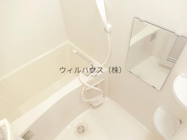 バス・シャワールーム　浴室乾燥機付き！