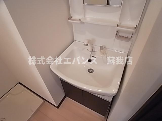 洗面設備　朝の身支度には欠かせない独立洗面化粧台