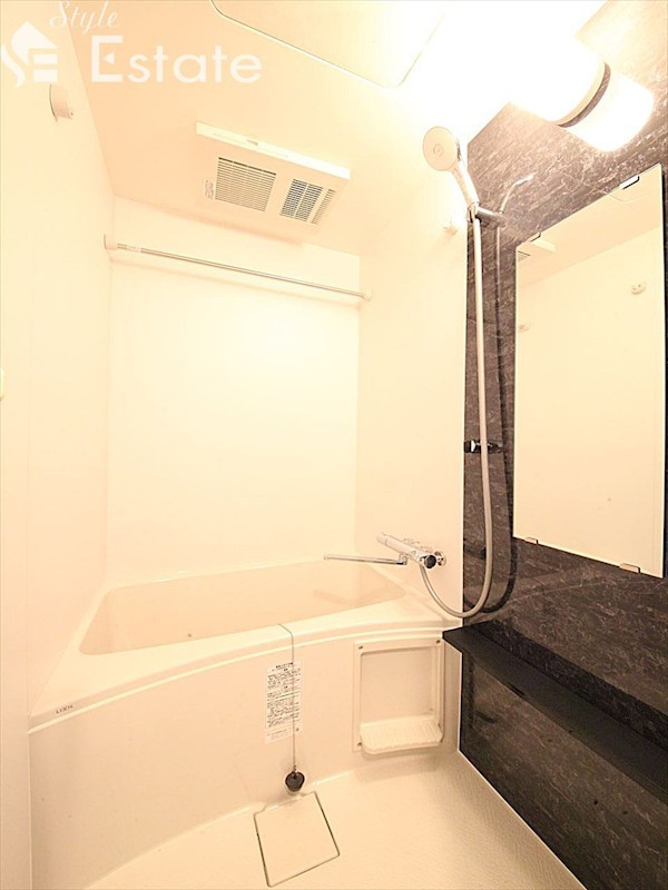 バス・シャワールーム　バスルーム