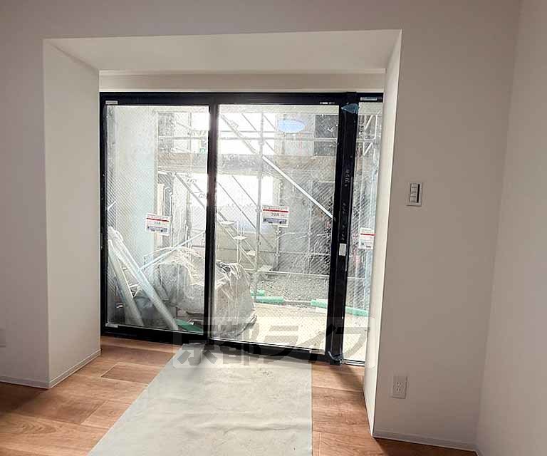 居室・リビング　洋室（室内工事中）