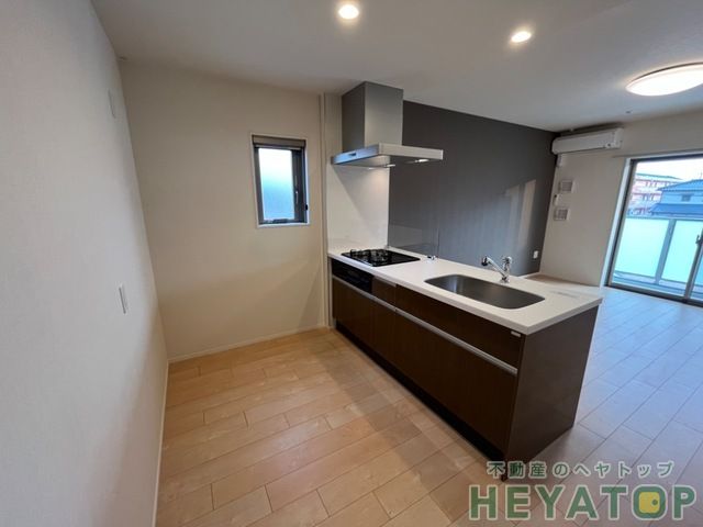 キッチン　システムキッチン完備（施工会社イメージ写真）