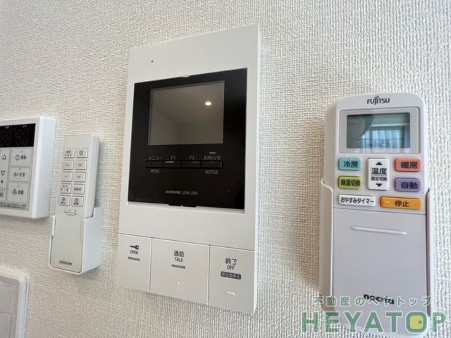 セキュリティ　不意の訪問もモニター付きドアホン（施工会社イメージ写真）