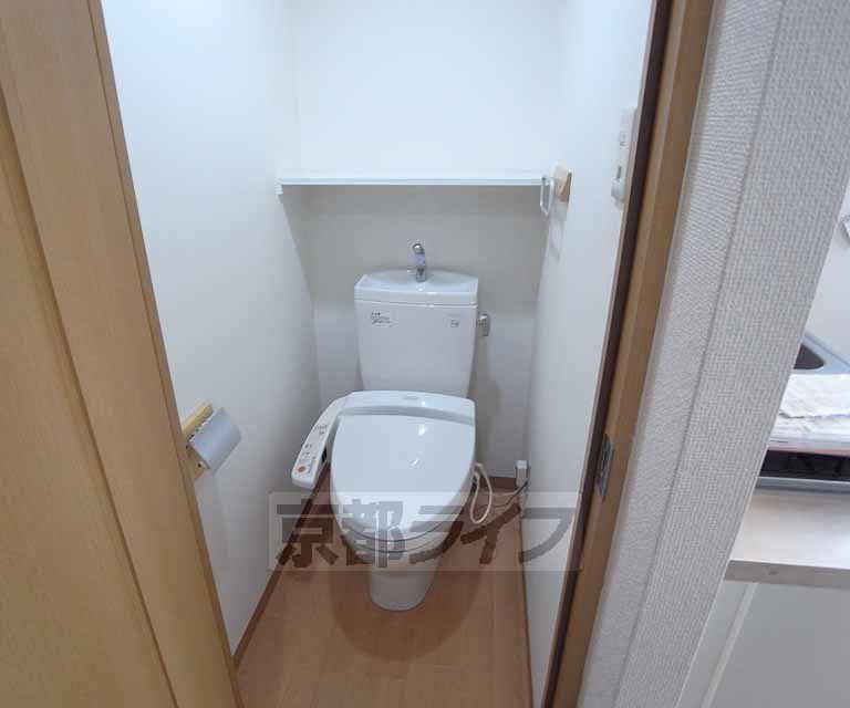 トイレ　棚付ウォシュレット付！