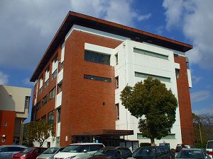 図書館　神戸市立須磨図書館（図書館）まで1182m