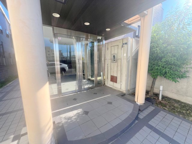 エントランス　綺麗なエントランスです。