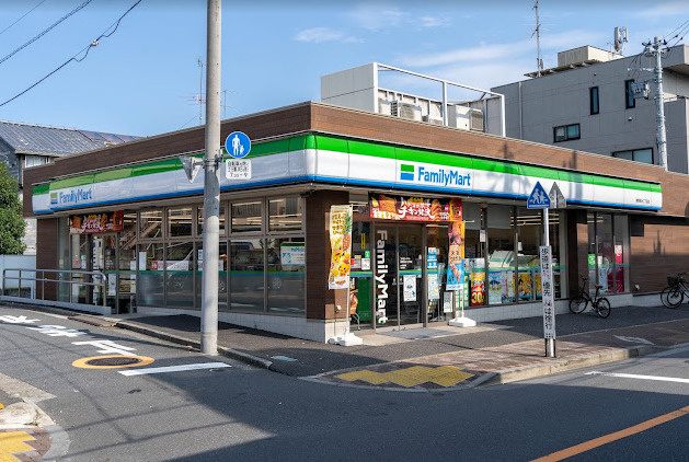 コンビニ　ファミリーマート 練馬桜台二丁目店（コンビニ）まで781m