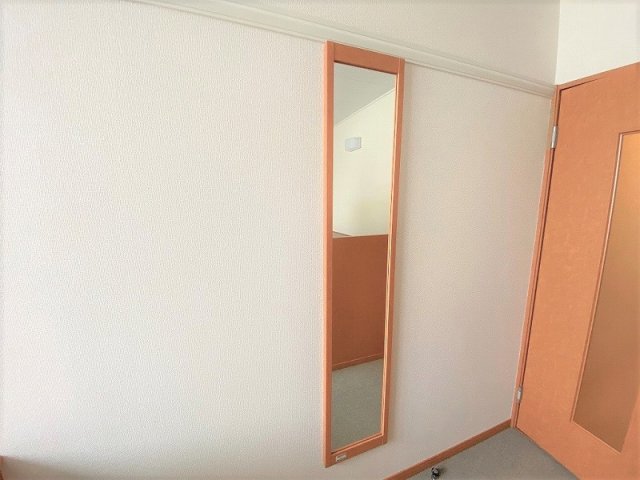 その他　居室：１Fはフローリング　2Fは絨毯