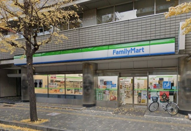 コンビニ　ファミリーマート　江坂駅北（コンビニ）まで286m