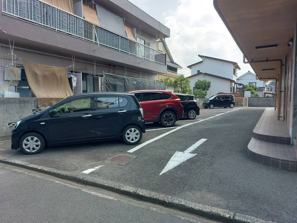 駐車場　駐車場