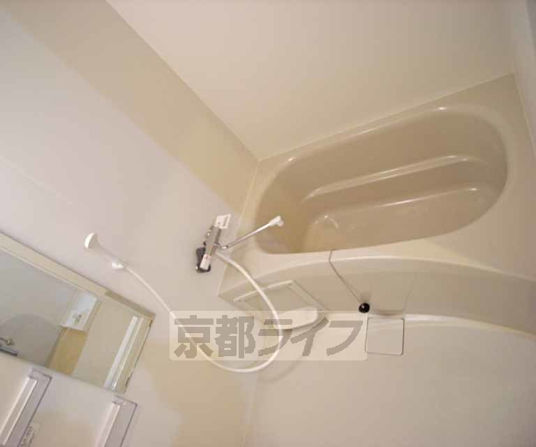 バス・シャワールーム　浴室乾燥機付き浴室です