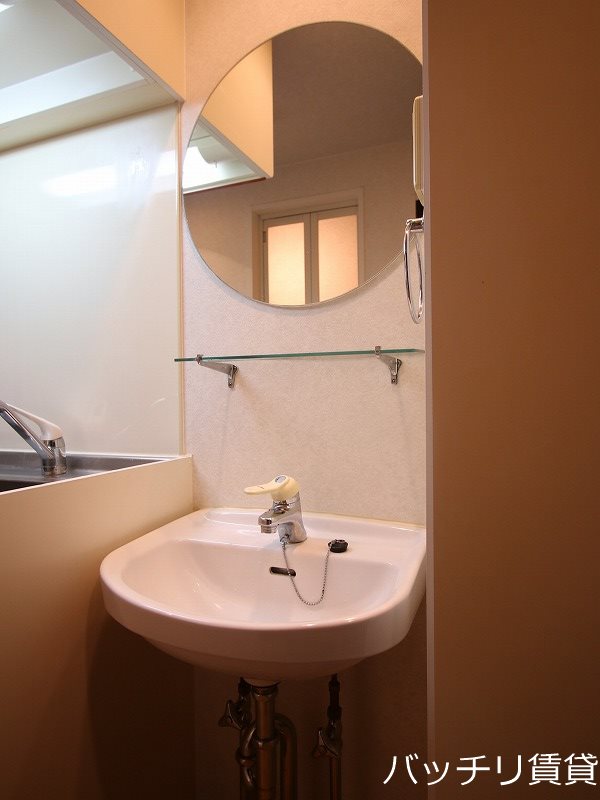 洗面設備　同シリーズ物件の為、現状を優先いたします