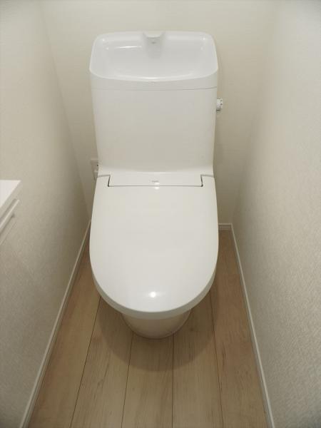 トイレ　トイレ