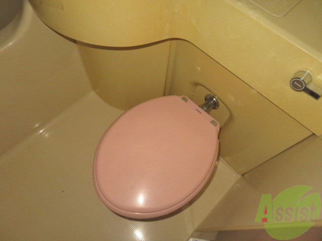 トイレ　こちらはトイレです。清潔感があり、安心して使用できます。