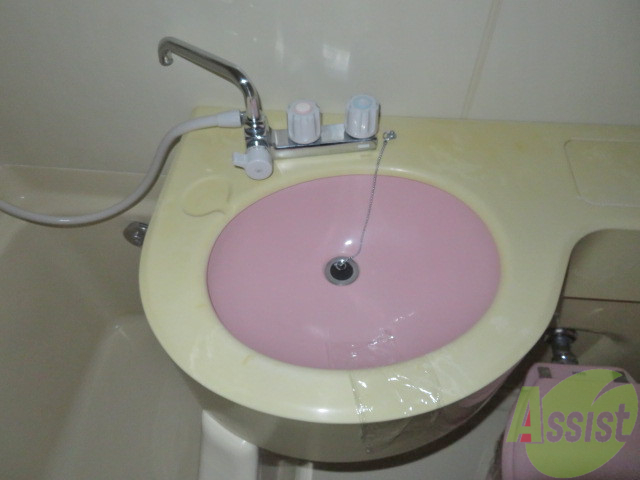 洗面設備　洗面台。身支度にはかかせないですよね～。