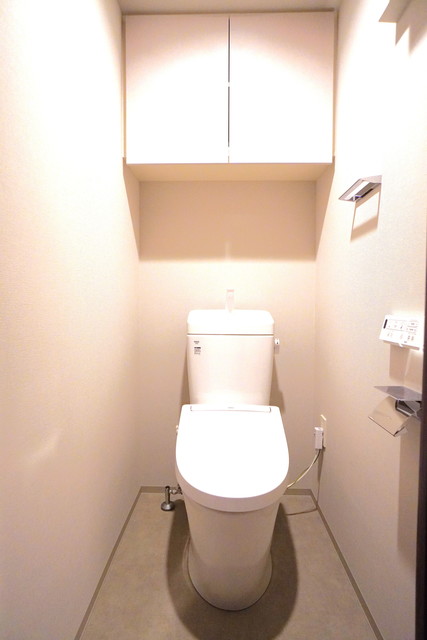 トイレ　※写真は同タイプ住戸です。