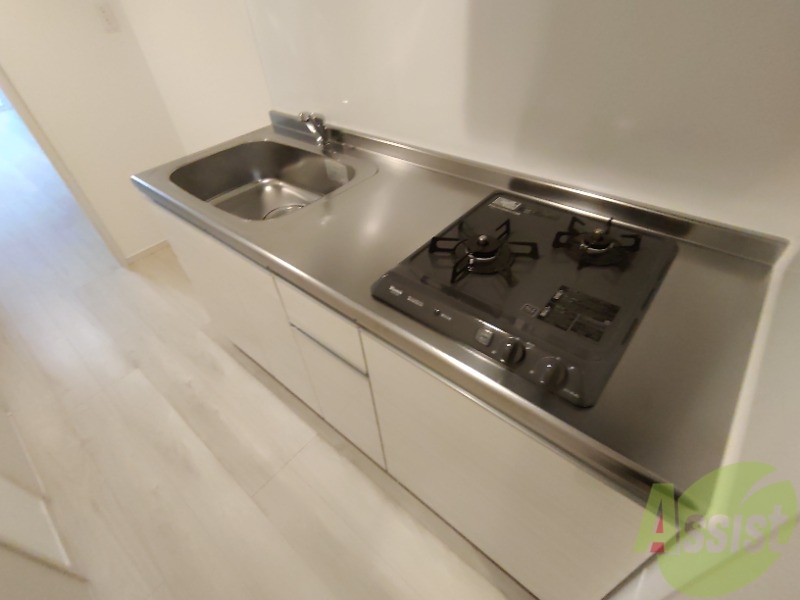 キッチン　キッチンは嬉しいシステムキッチンになります。