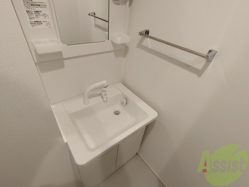 洗面設備　洗面所は独立しております。長の身支度はこちらをご利用下さい。