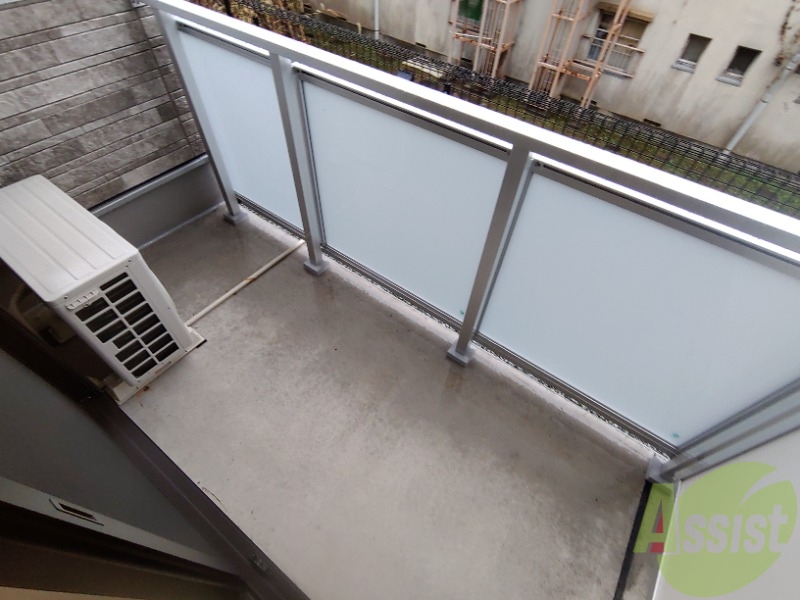 バルコニー　バルコニーの様子になります。洗濯物も干せます。