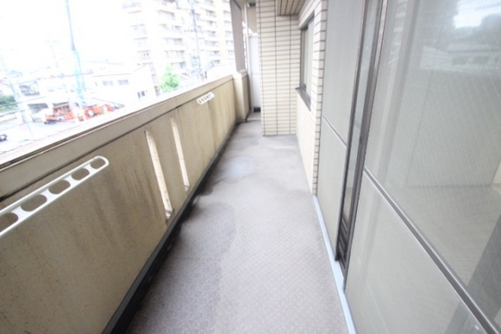 バルコニー　※別号室の写真です