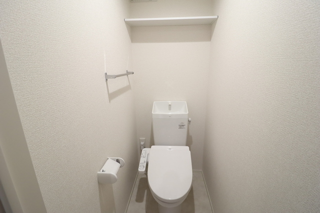 トイレ　温水洗浄暖房便座