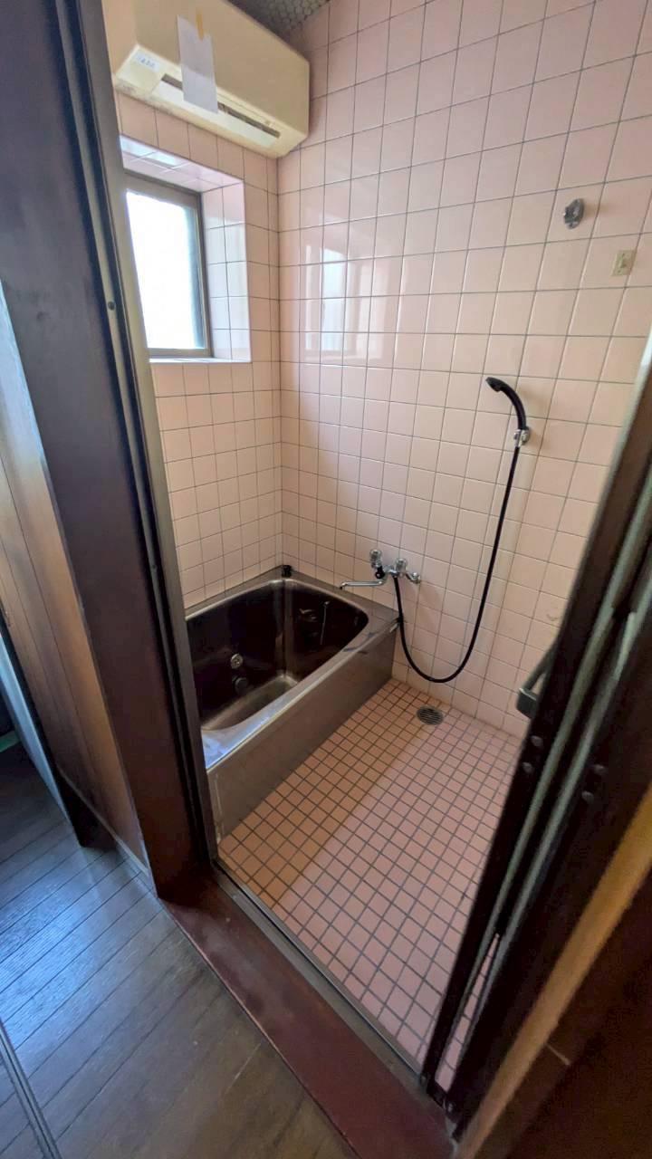 バス・シャワールーム　浴室乾燥がついております。