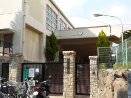 中学校　神戸市立本山南中学校（中学校）まで1782m