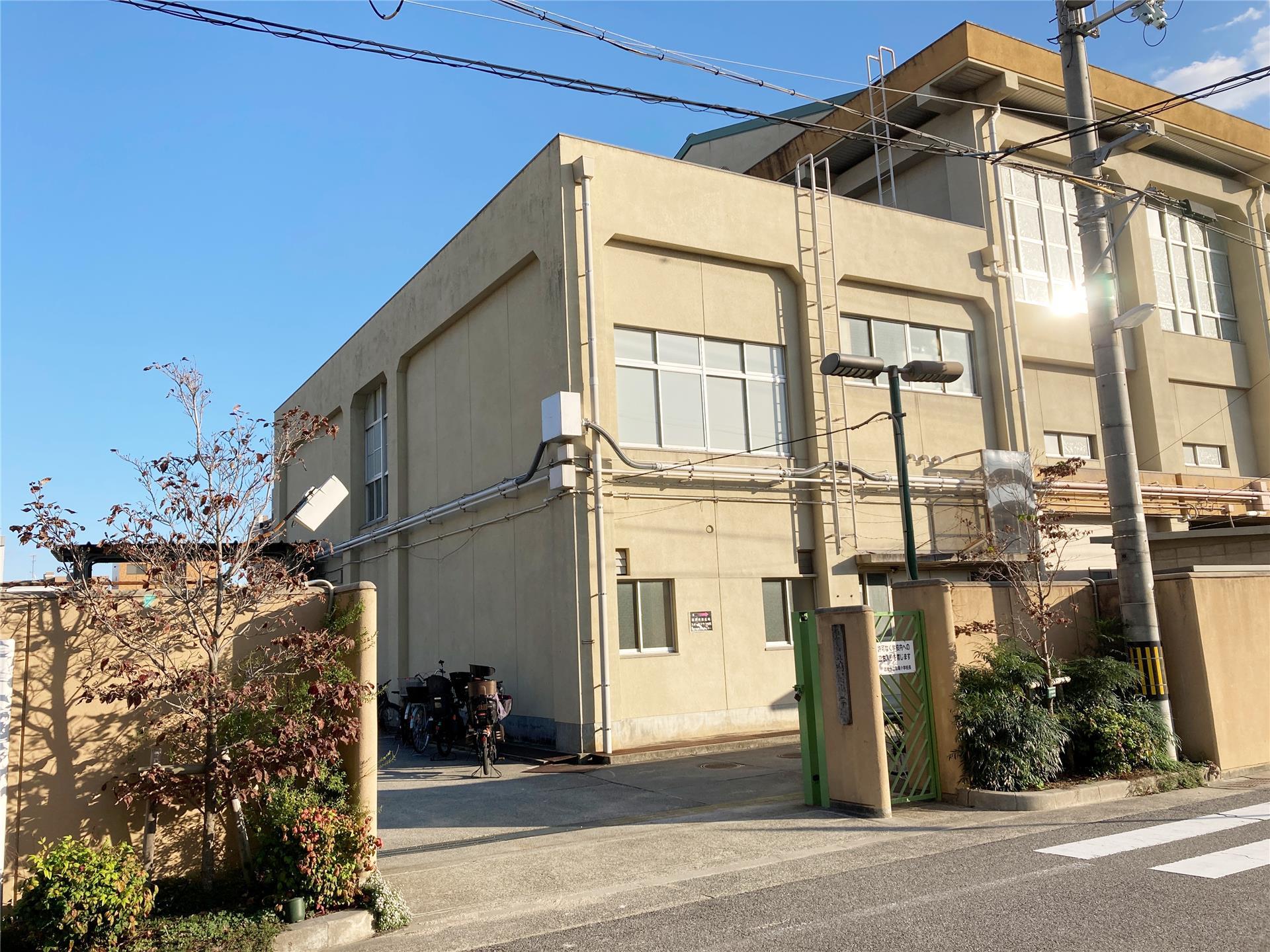 小学校　鳴尾小学校（小学校）まで790m
