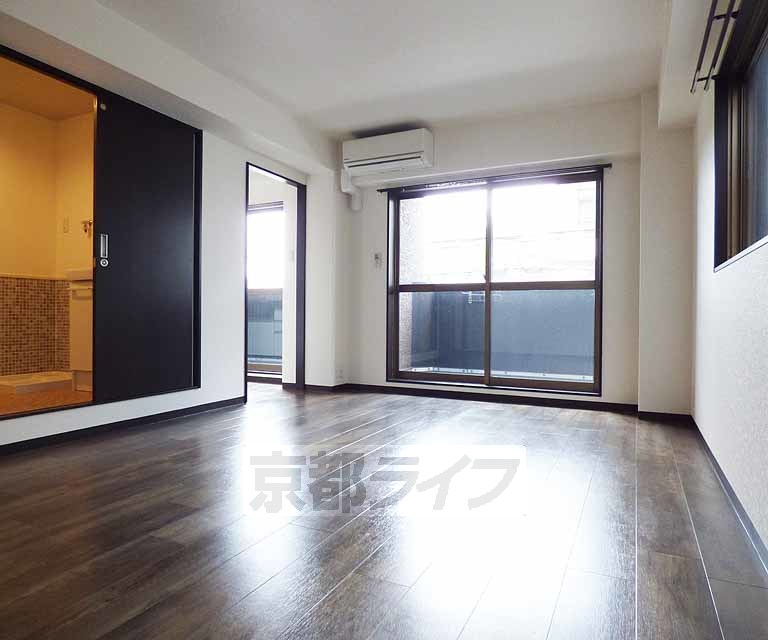 居室・リビング　広々しています。