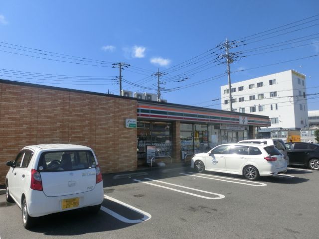 コンビニ　セブン-イレブン三郷谷口店（コンビニ）まで799m