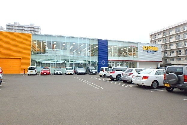 ドラックストア　サツドラ中の島店（ドラッグストア）まで358m