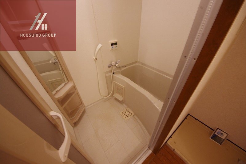 バス・シャワールーム　コンパクトで使いやすいお風呂です