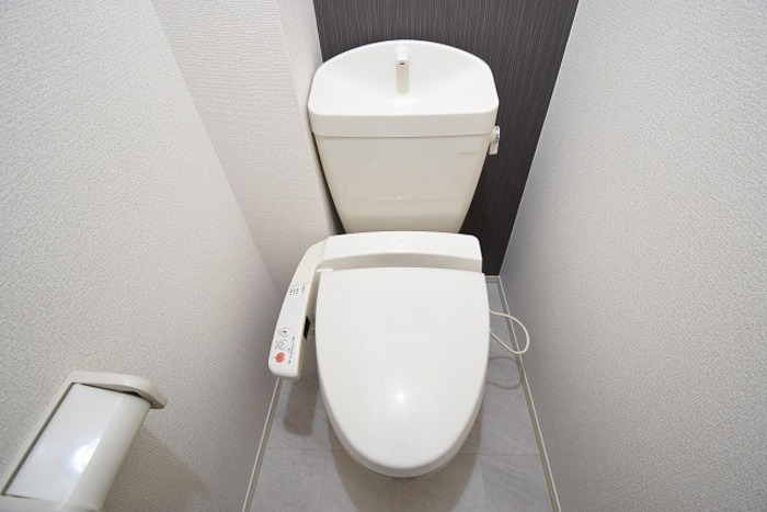 トイレ　温水洗浄暖房便座
