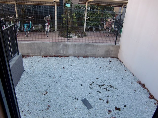 バルコニー　テラス