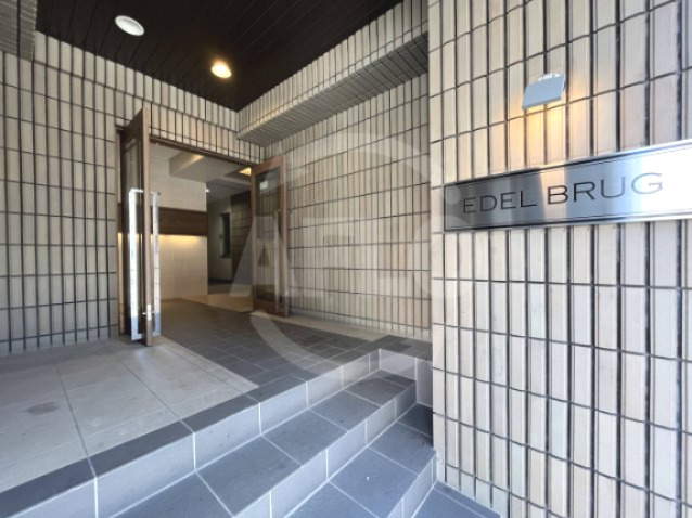 エントランス　エーデルブルグ　エントランス