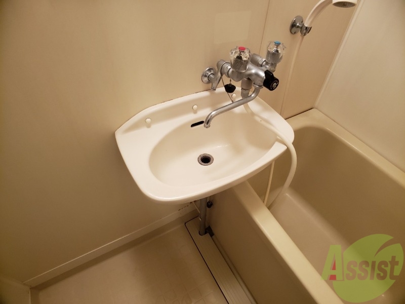 洗面設備　洗面台。身支度にはかかせないですよね～。