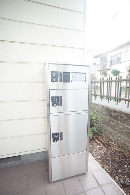 その他共有部分　外出時もお荷物をお受け取り可能な宅配ロッカー付です♪