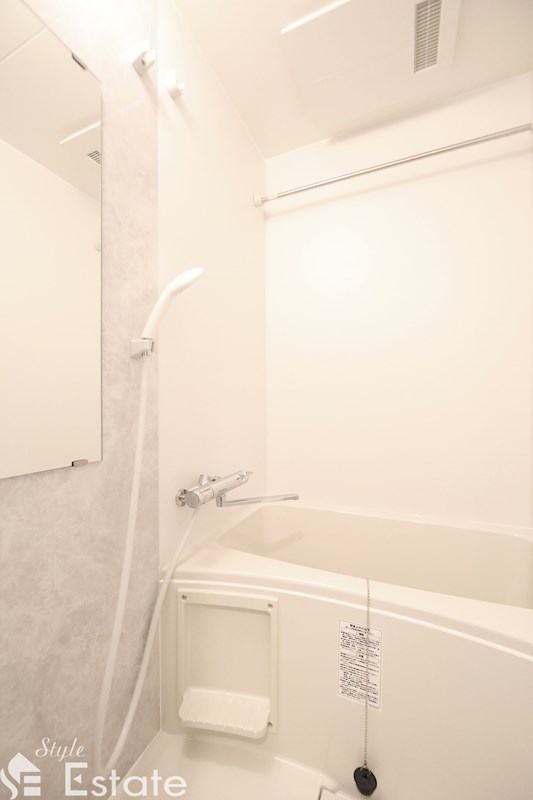 バス・シャワールーム　バスルーム