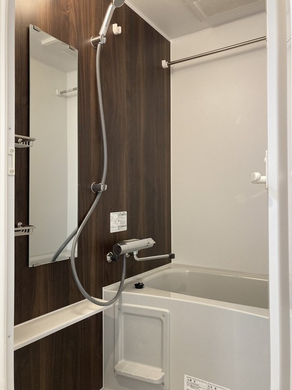 バス・シャワールーム　浴室乾燥機付き♪