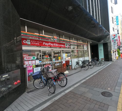 コンビニ　セブンイレブン 四谷3丁目店（コンビニ）まで356m