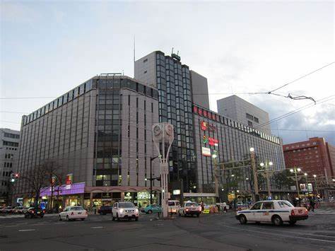 ショッピングセンター　ファッション＆ライフシティススキノラフィラ（ショッピングセンター）まで863m