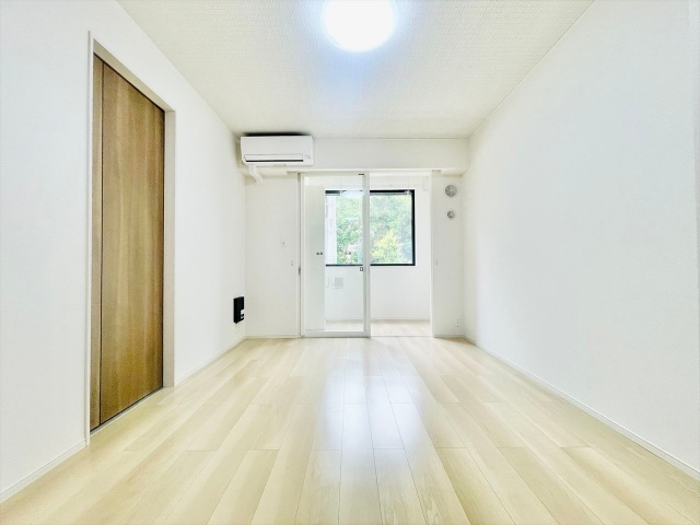 居室・リビング　同タイプのお部屋の内装写真転載