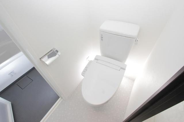 トイレ　温水洗浄便座