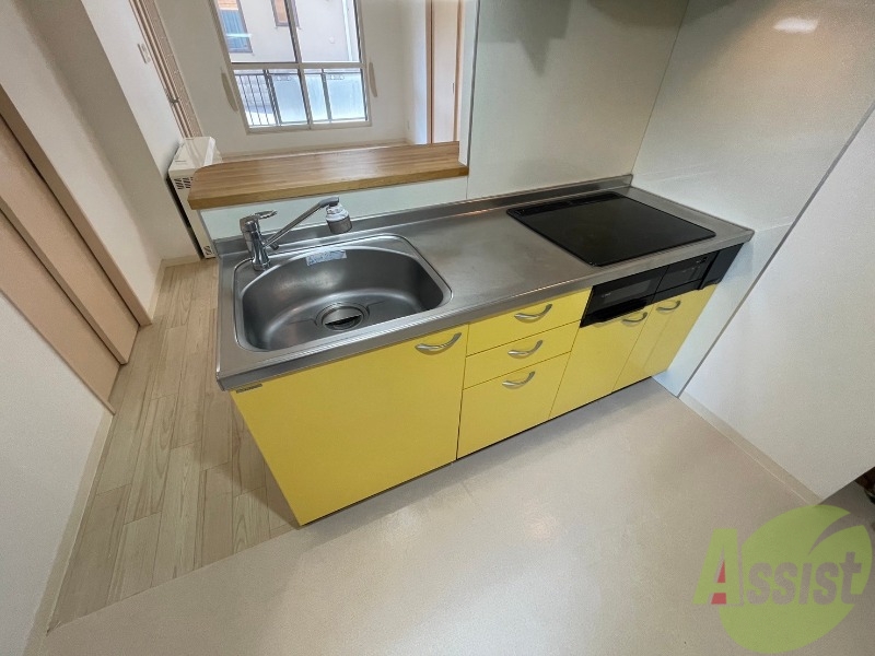 キッチン　こちらはキッチン。調理スペースもあり使いやすそうです。