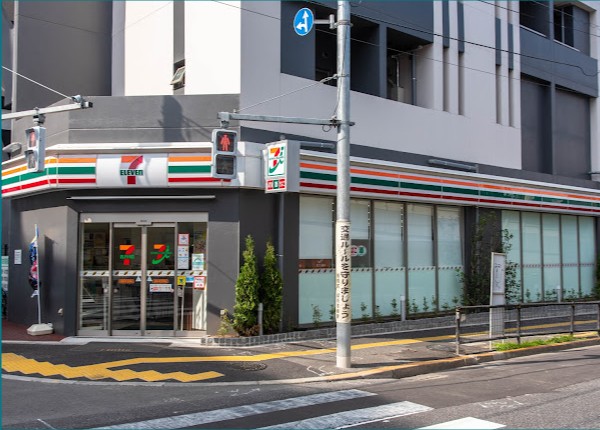 コンビニ　セブンイレブン板橋本町駅東店（コンビニ）まで273m